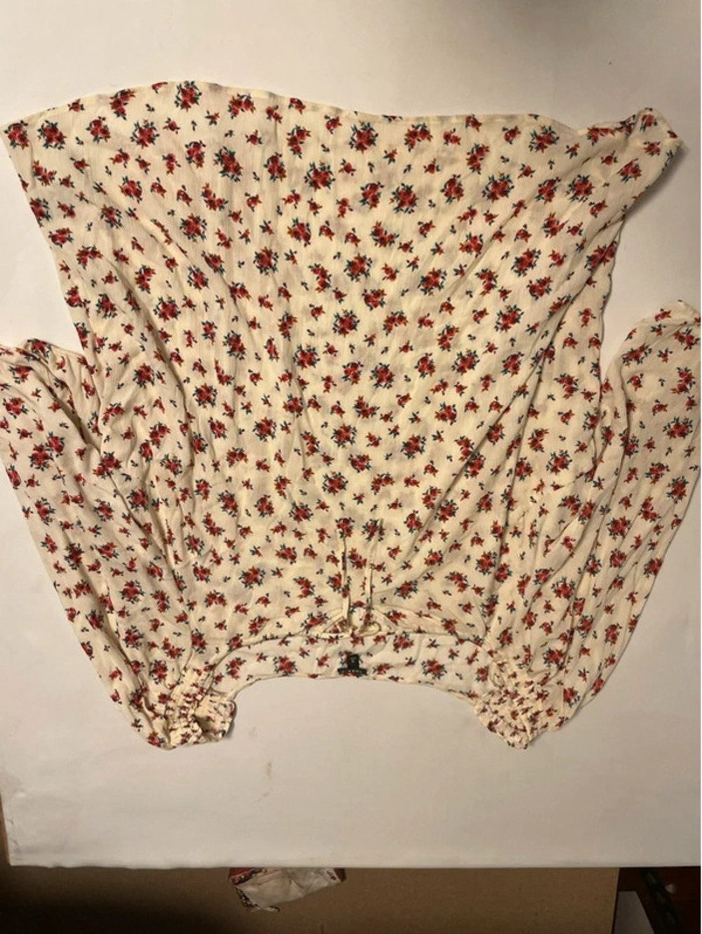 Womens Torrid Size 5 Tunic Top Cream With Roses